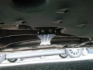 フロントフロアブレース